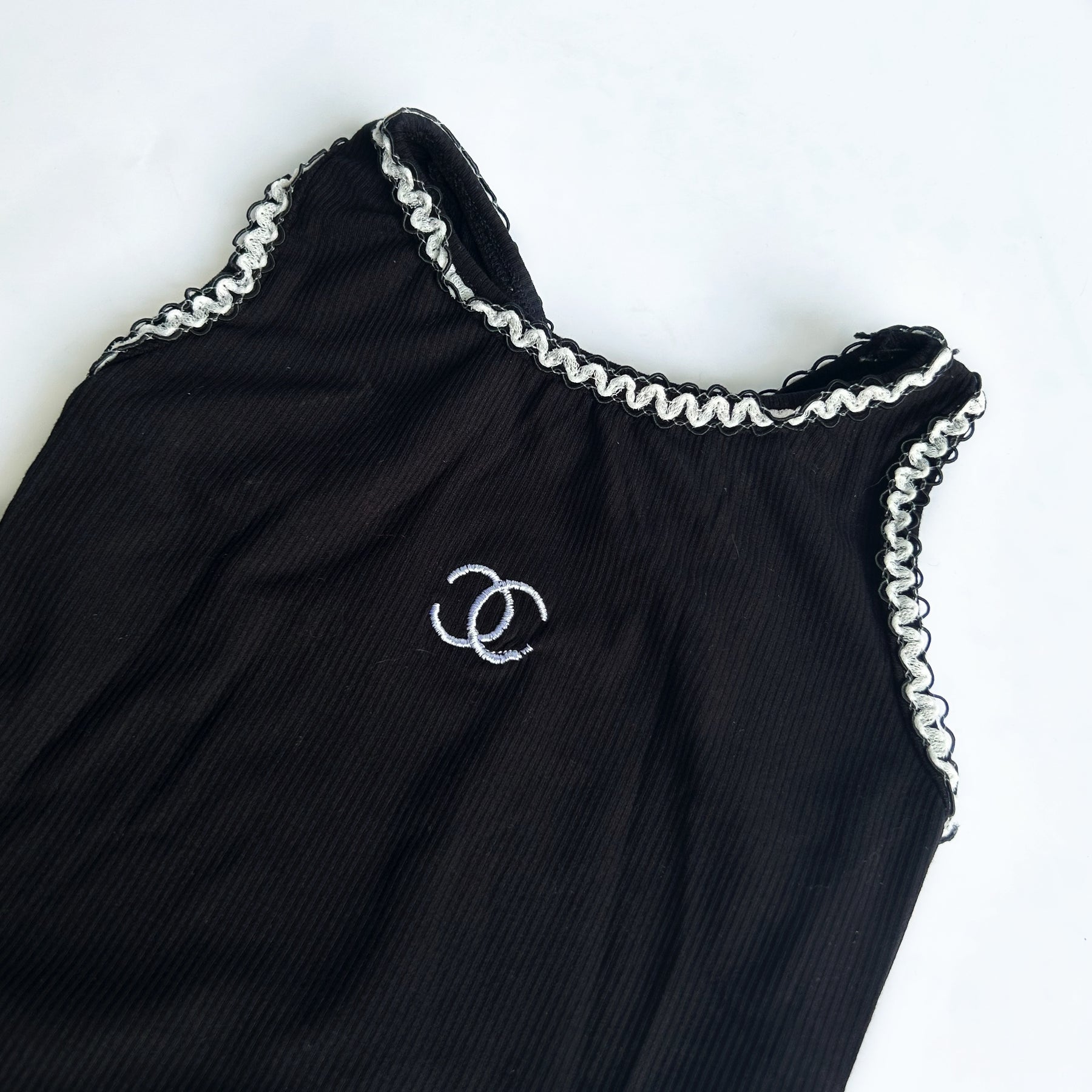 BLACK CHANEL DOG TOP