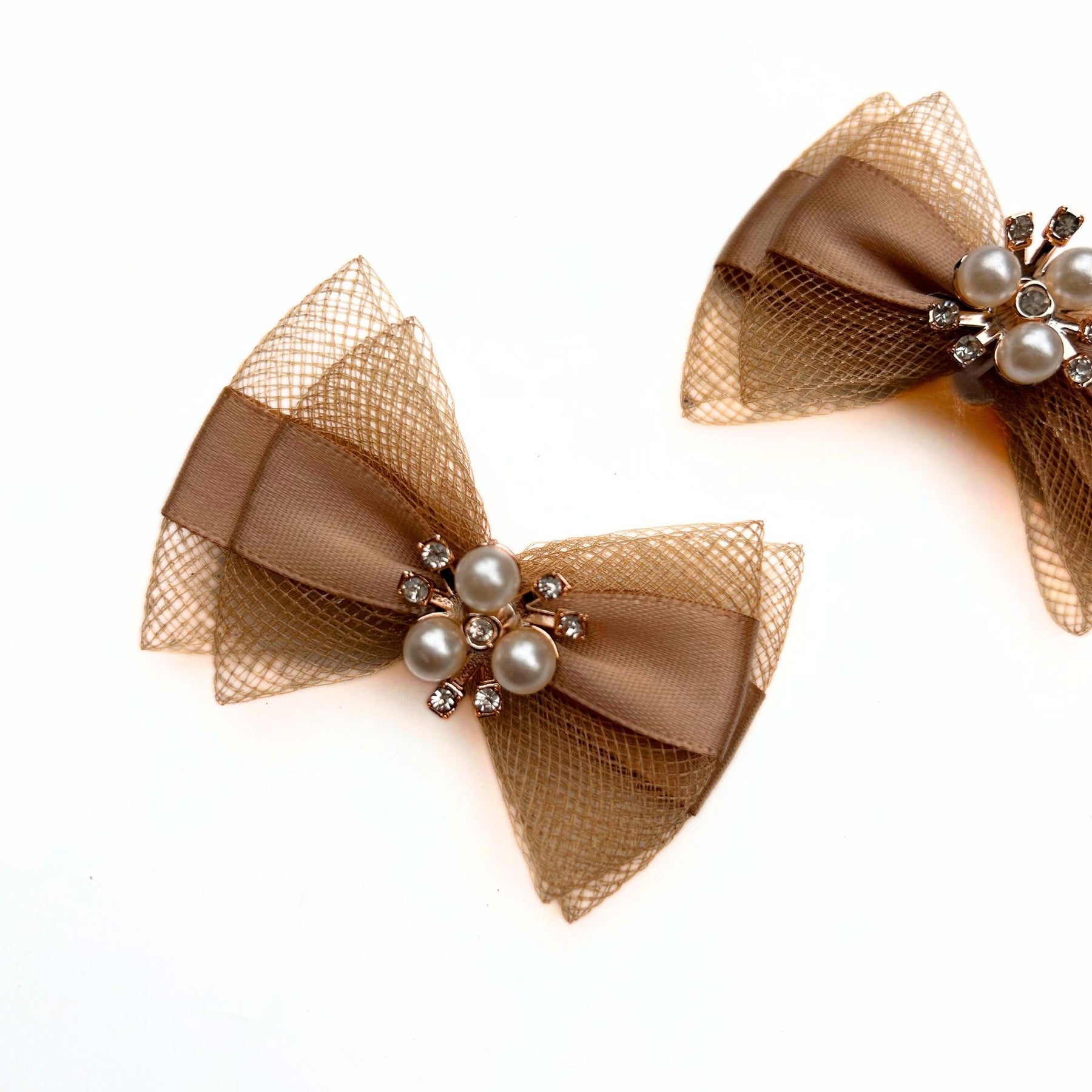 PEARL PETAL CLIP