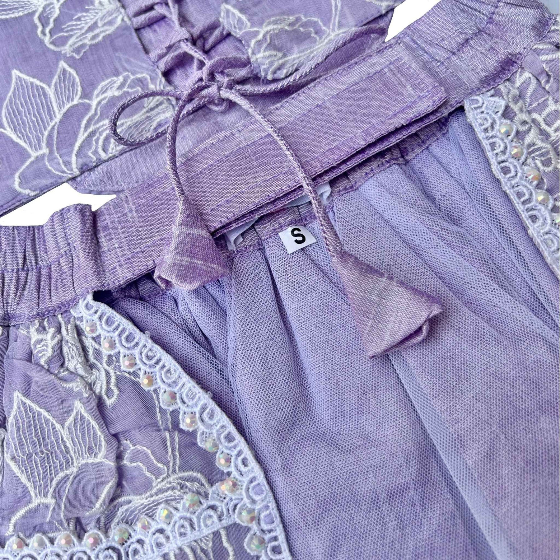 LAVENDER OFF-WHITE EMBROIDERY DOG LEHENGA