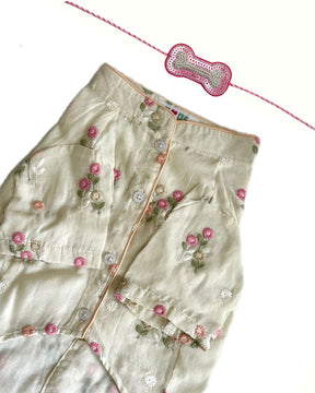 OFF-WHITE FLOWER EMBROIDERED DOG KURTA+LIGHT PINK PEARL RAKHI FOR DOGS AND CATS