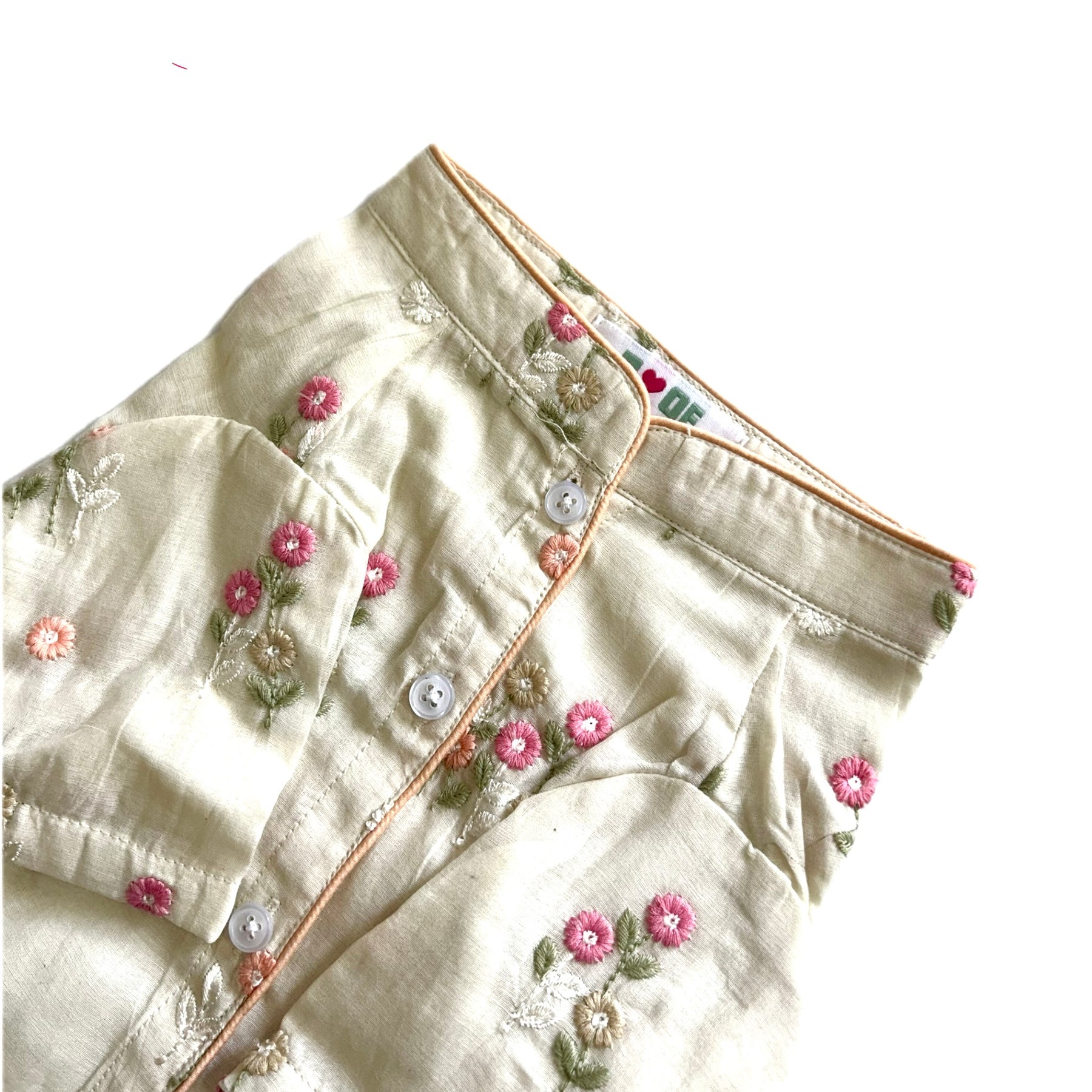 OFF-WHITE FLOWER EMBROIDERED DOG KURTA