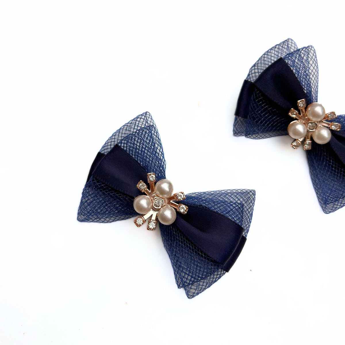 PEARL PETAL CLIP