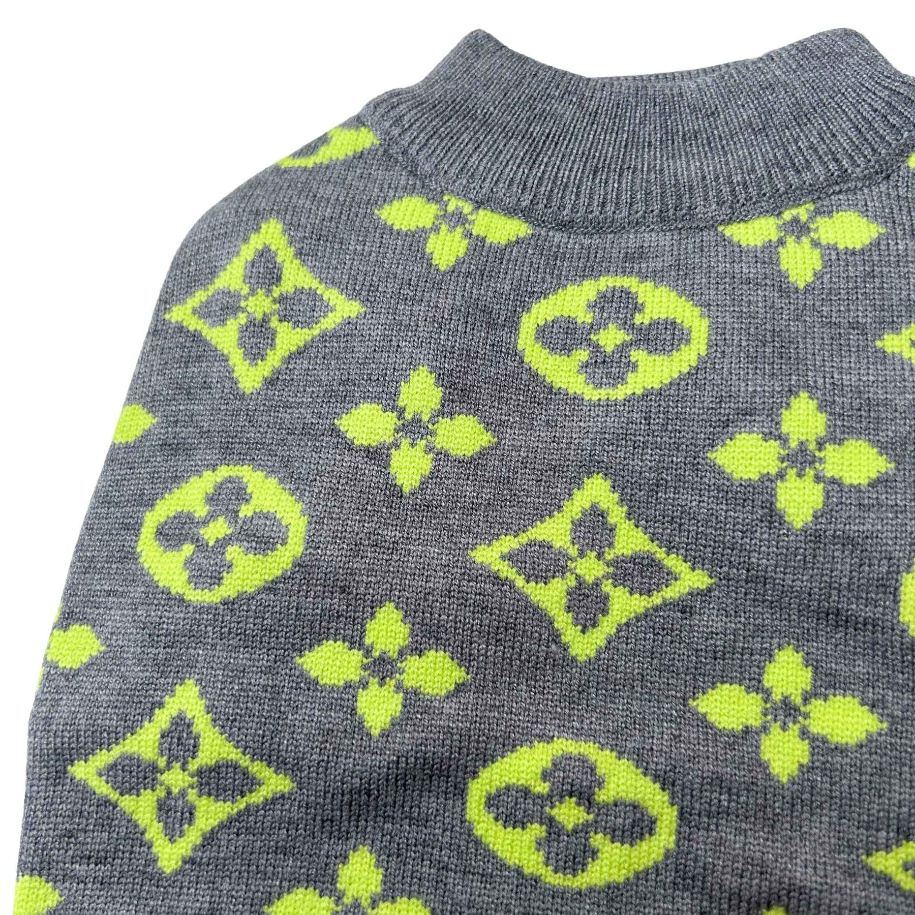 GREY PAW-V DOG SWEATER