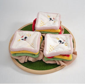 SANDWICH PLUSH AND CRINKLED DOG TOY