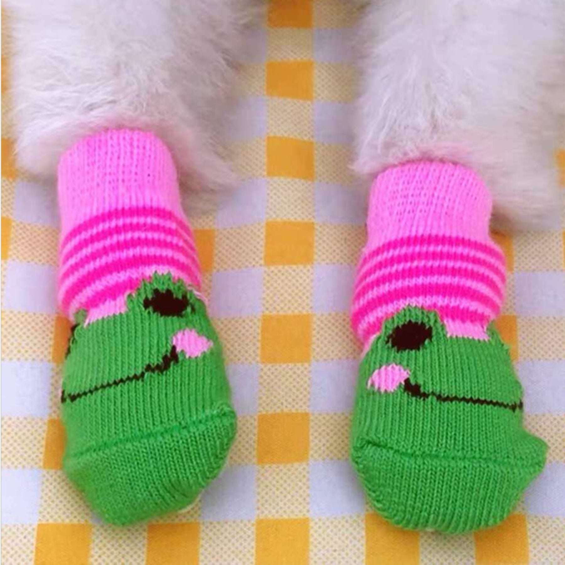 MAGICAL FROG SOCKS