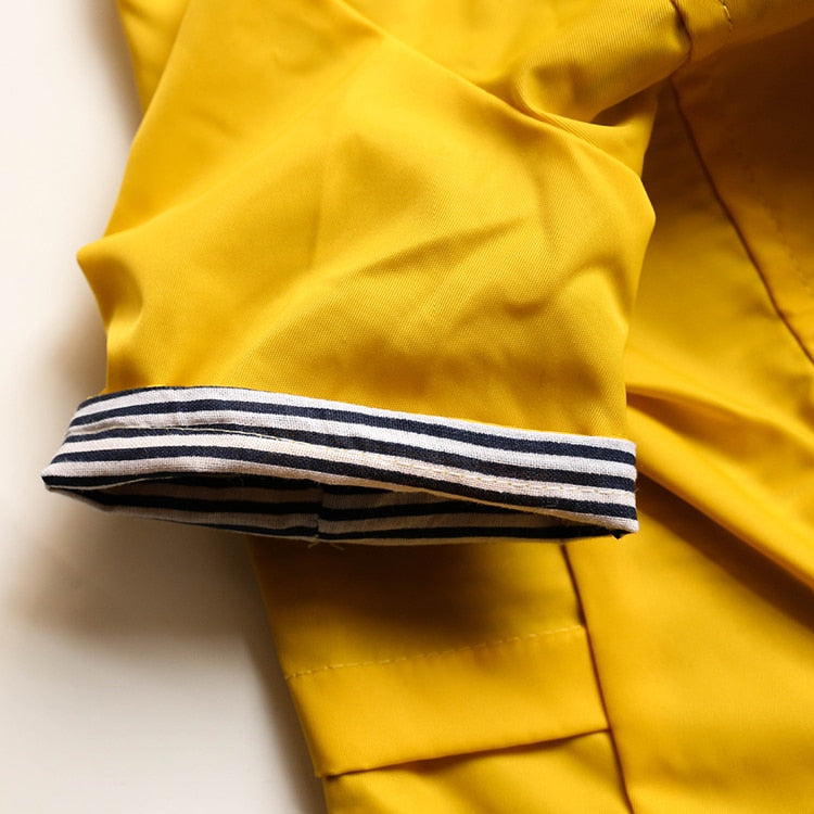 STRIPPED YELLOW RAINCOAT